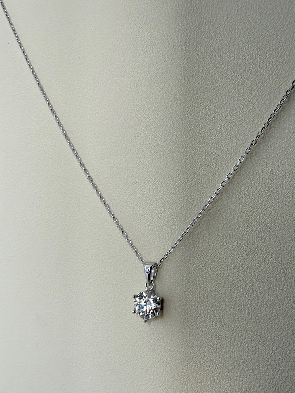 S925 Solitaire Moissanite Diamond Pendant Necklace - Picture 2 of 6